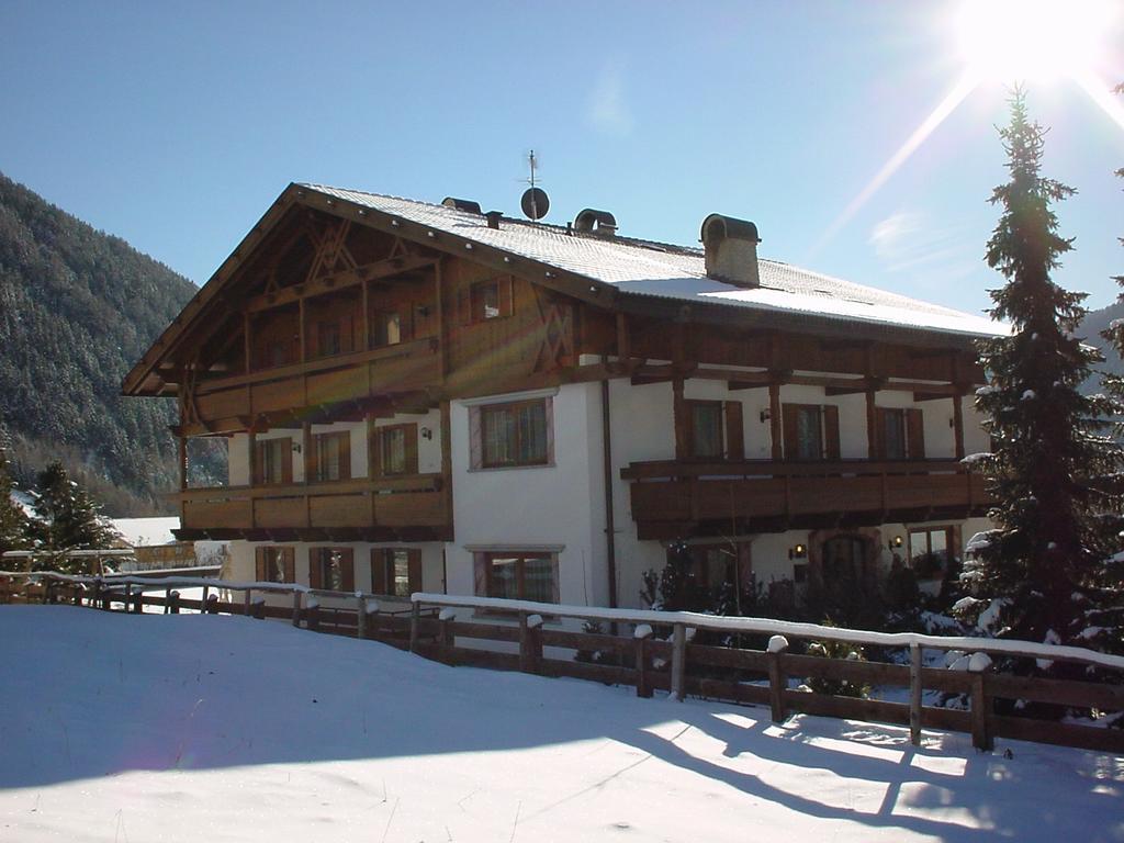 Residence Gruenwald Valler Exteriör bild